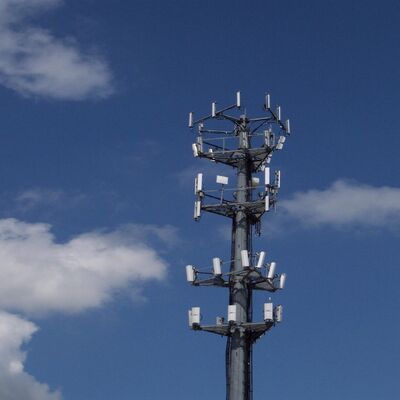 12 18 24M 조밀한 모노폴 직류 전기를 통한 강철 자활하는 옥외 5G 4G Wifi 작은 공간 통신 탑