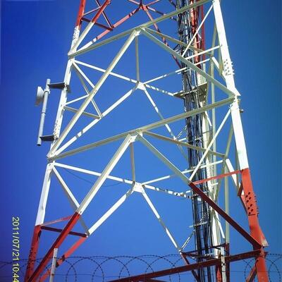 3 다리 각형 철탑 ASTM A36 시리즈를 포함한 구조 철강 등급의 삼각형 무선 통신 타워