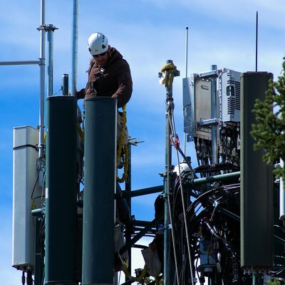 삼각형 세 다리 자부지전 젤바니지 통신 안테나 타워