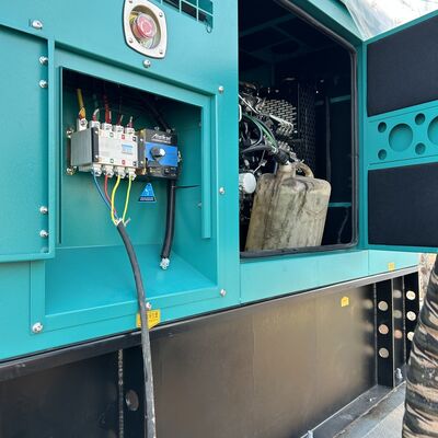 수직 편차가 천 개당 1 개 미만인 통신 및 조명 작업에 대한 성능을 제공하는 중량 망원경 타워