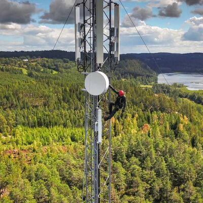 Q235C, Q355C, S235J0, S355J0 강종으로 제작된 가이선 타워로 뛰어난 인성과 내구성을 제공합니다