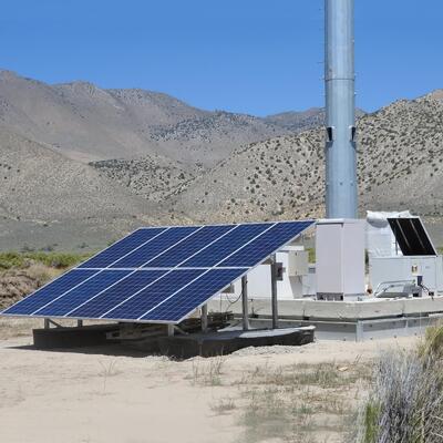 원격 지역 태양 전지판 안테나 타워 뜨거운 딥 아연 도금 18 28 38M 5G 4G 와이파이 통신 타워