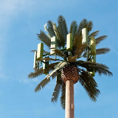 38M 바이오닉 트리 타워는 내구성 및 부식 저항성을 보장하는 진료제철과 자외선 저항성 플라스틱으로 구성되었습니다.